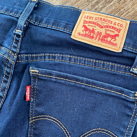 27' Levi's Super Skinny Jeans - Picture 6 of 7